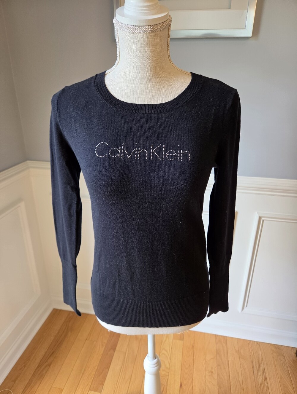 Calvin Klein Black Fitted Crewneck Pullover Sweater Studded Logo Women's Size XS